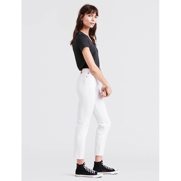 Levi’s Wedgie Icon Fit White Tapered Jeans - Picture 2 of 7
